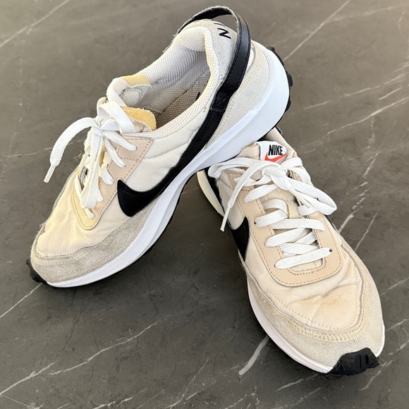 Nike Cream and Black Waffle Debute - Picture 3 of 6